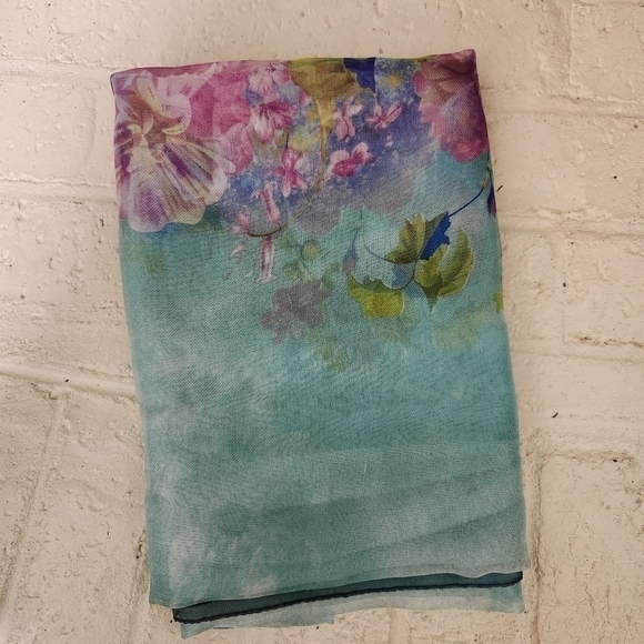 Steve Madden Scarf - Picture 7 of 7